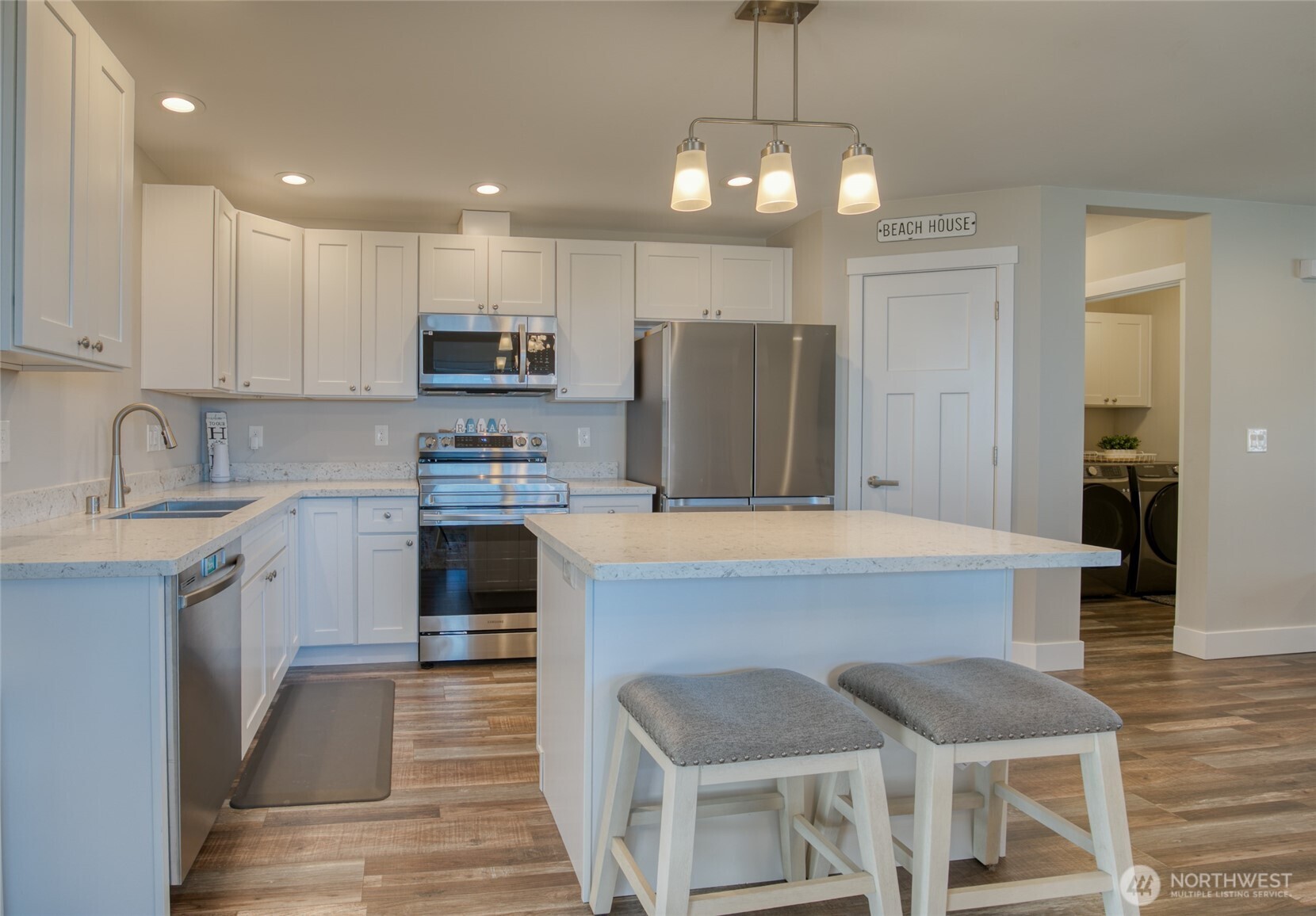 300 Octopus Avenue NE