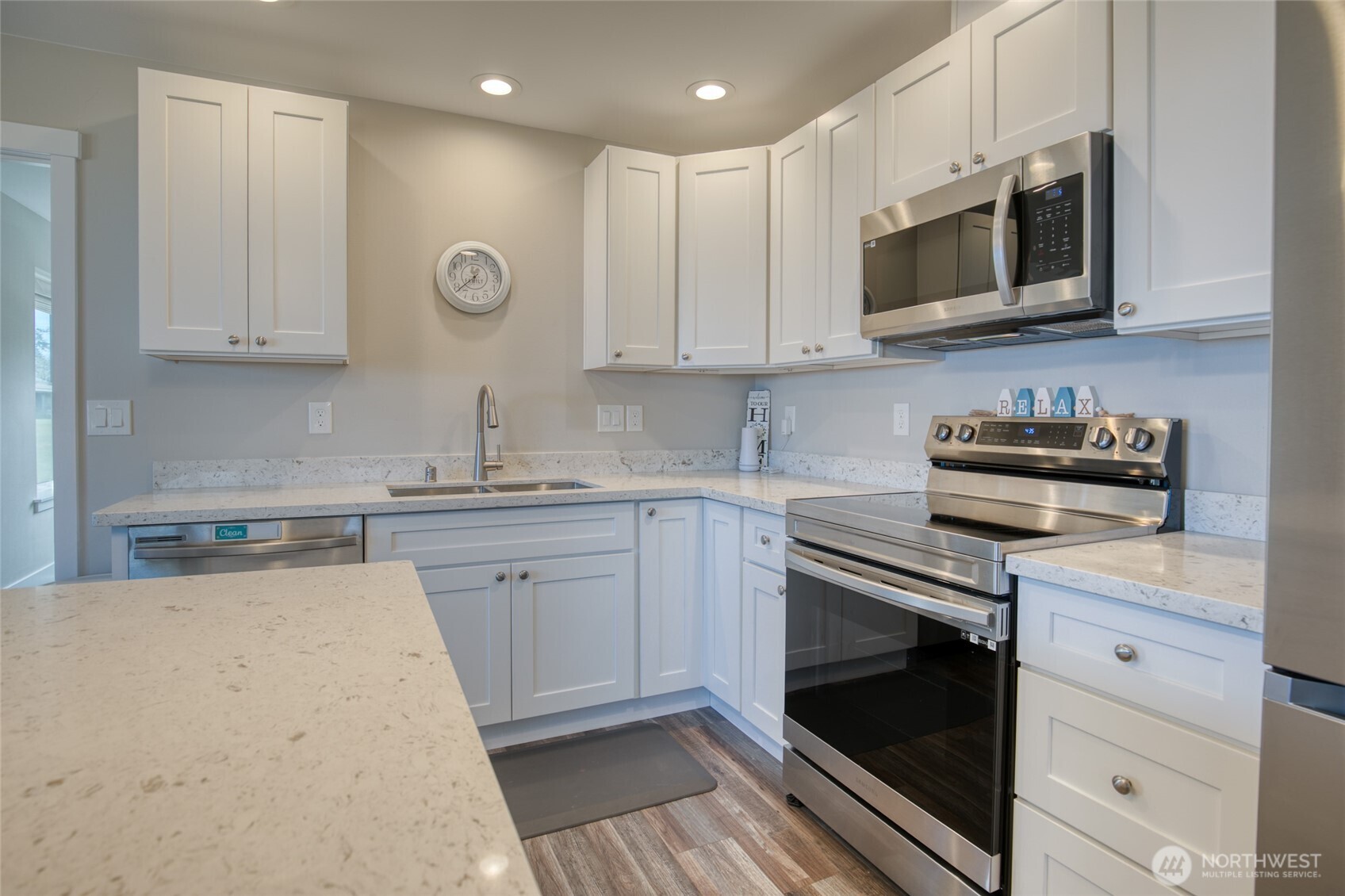 300 Octopus Avenue NE