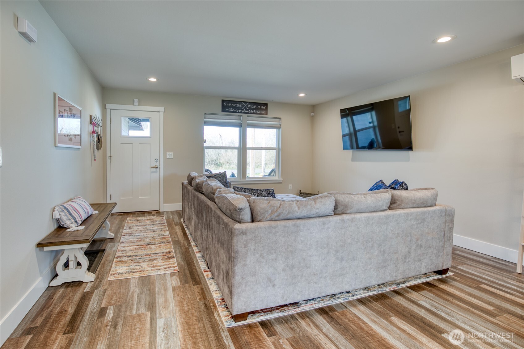 300 Octopus Avenue NE