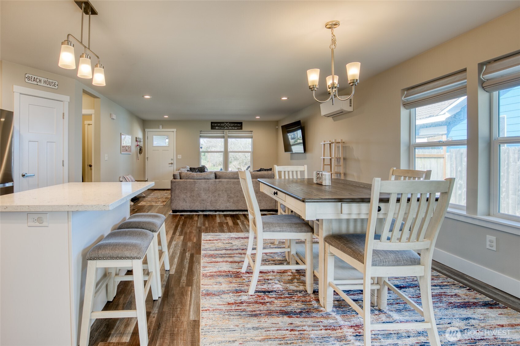 300 Octopus Avenue NE