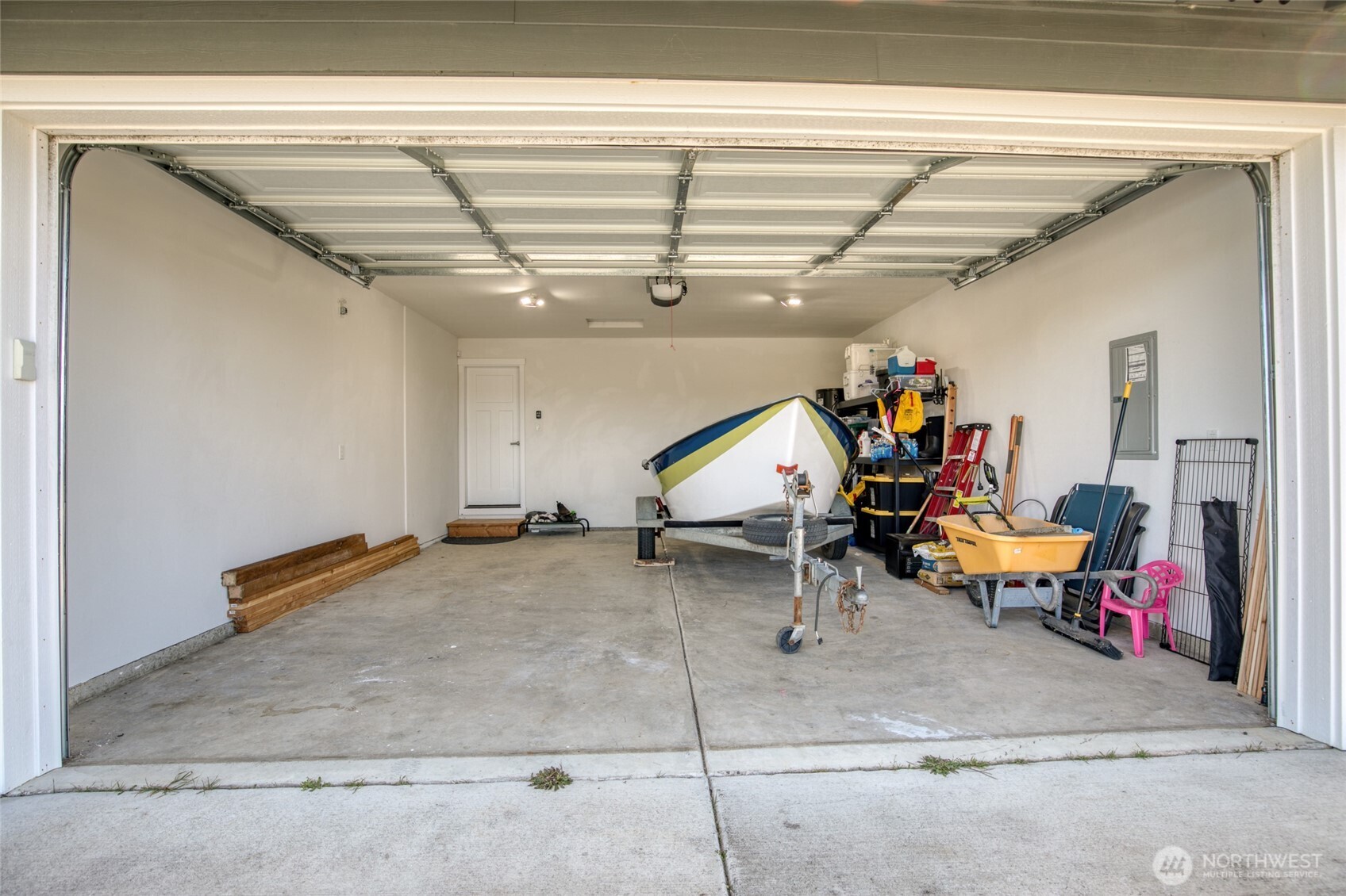 300 Octopus Avenue NE