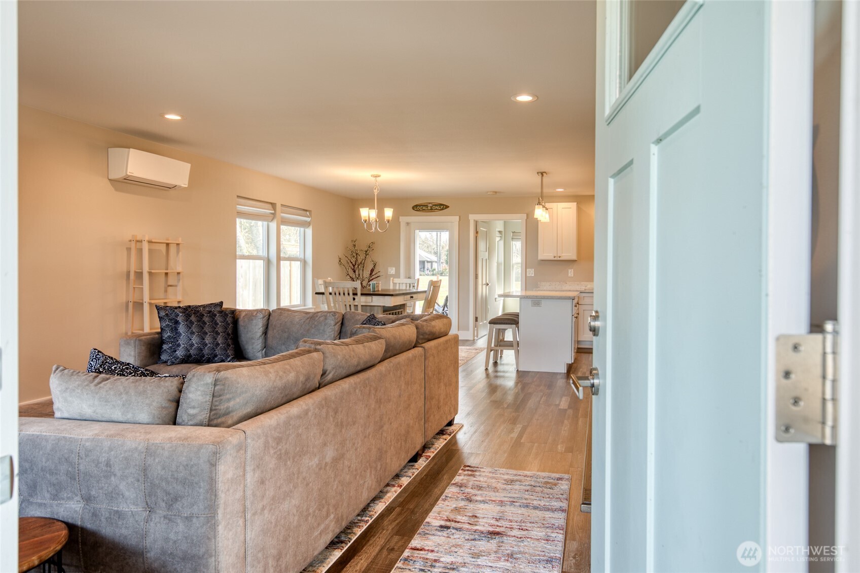 300 Octopus Avenue NE