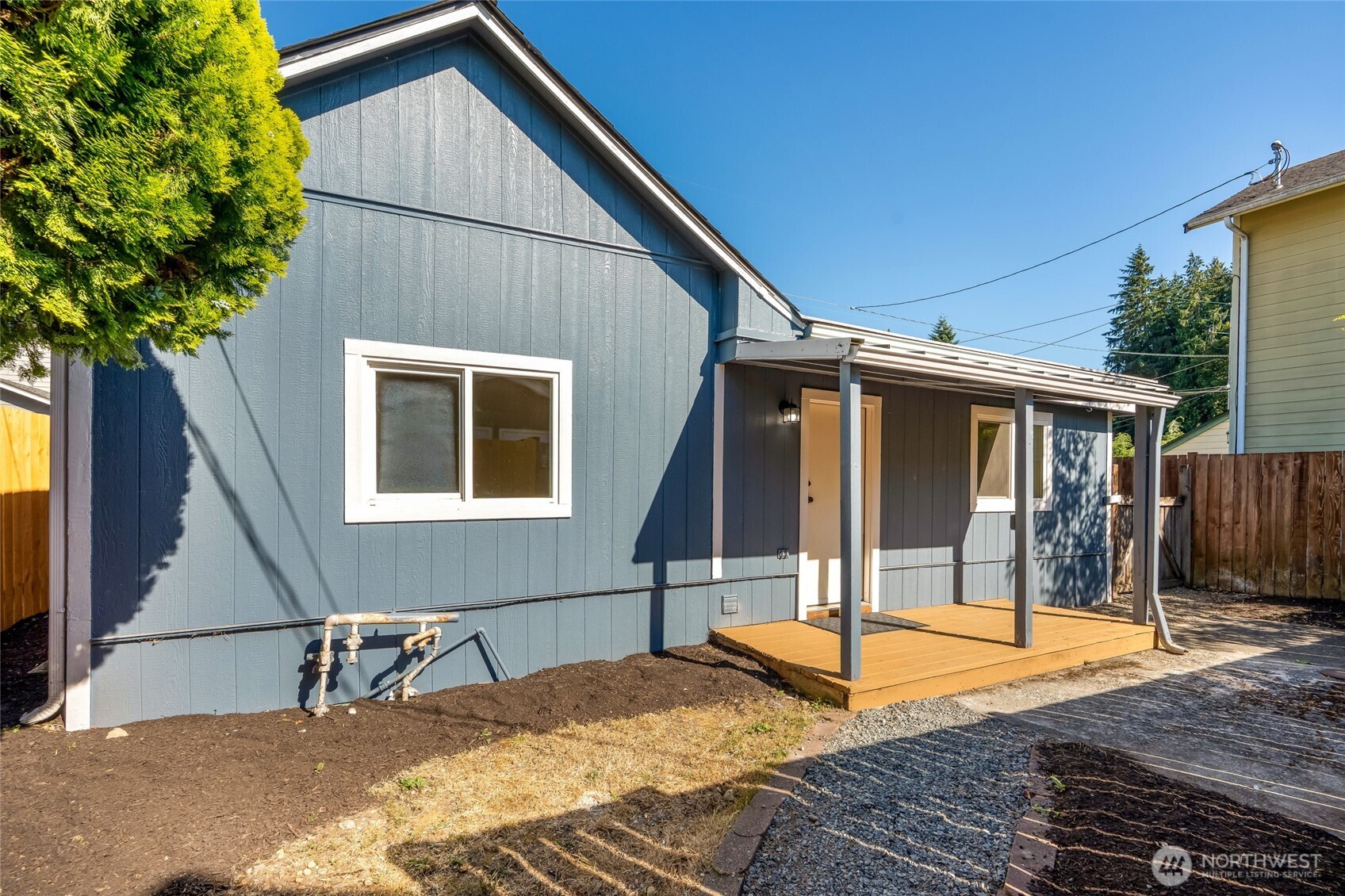 411 N Stillaguamish Avenue