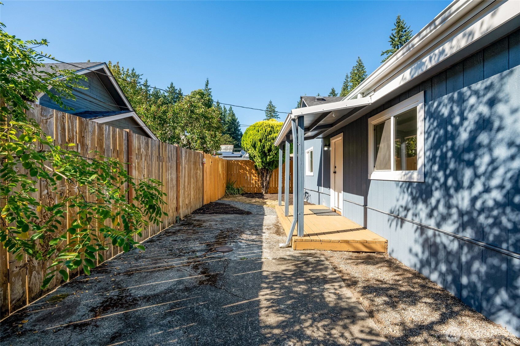 411 N Stillaguamish Avenue