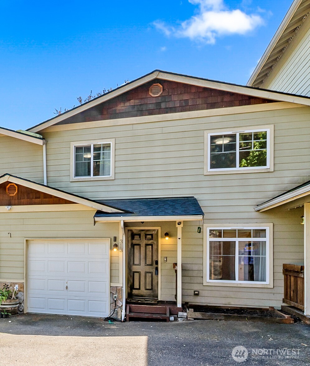 313 10th st Unit: 2B