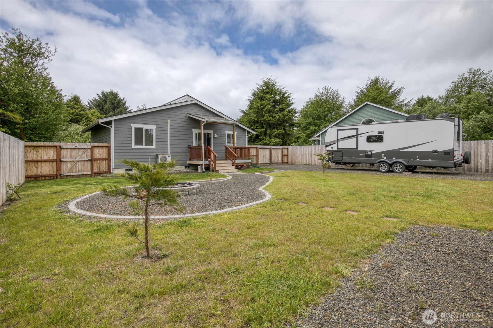 164 N Oar Loop NW