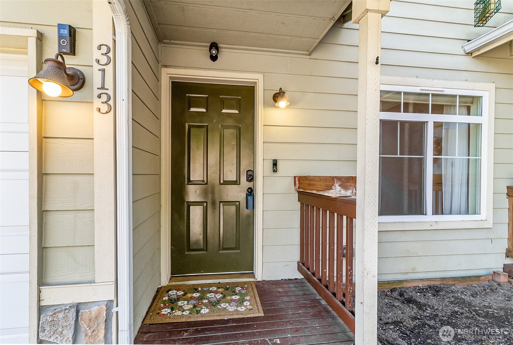 313 10th st Unit: 2B