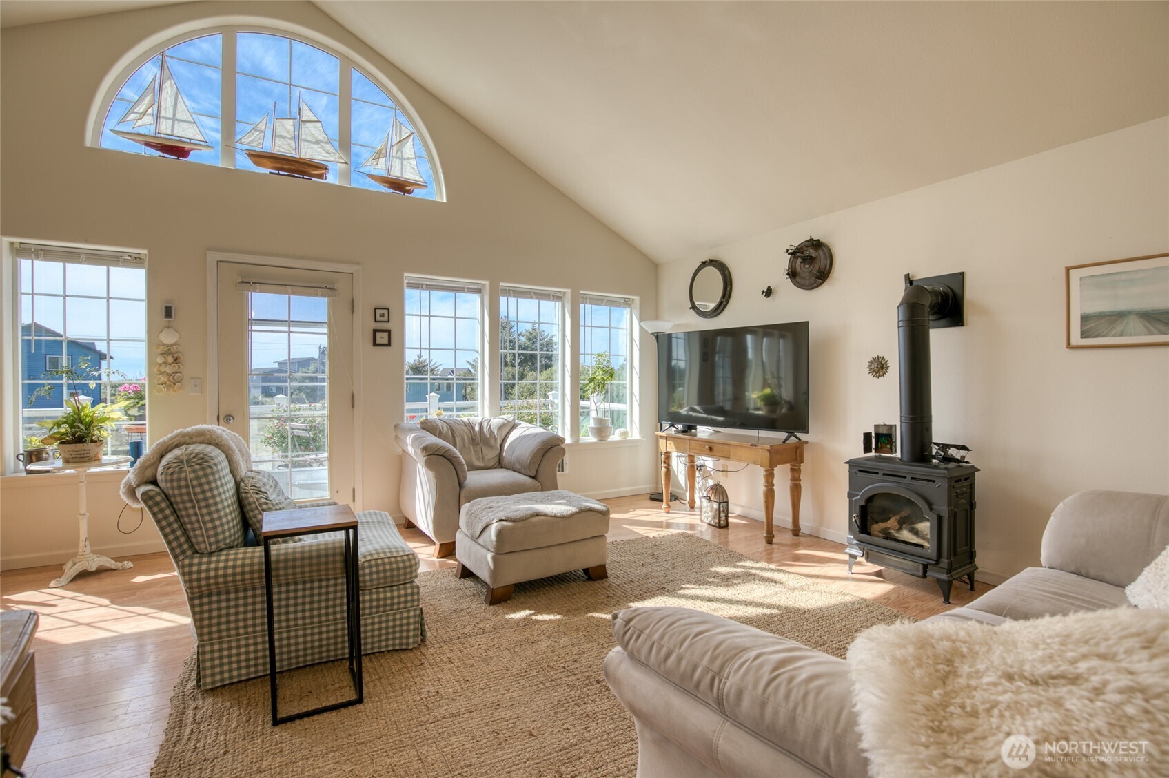 622 Ocean Shores Boulevard SW