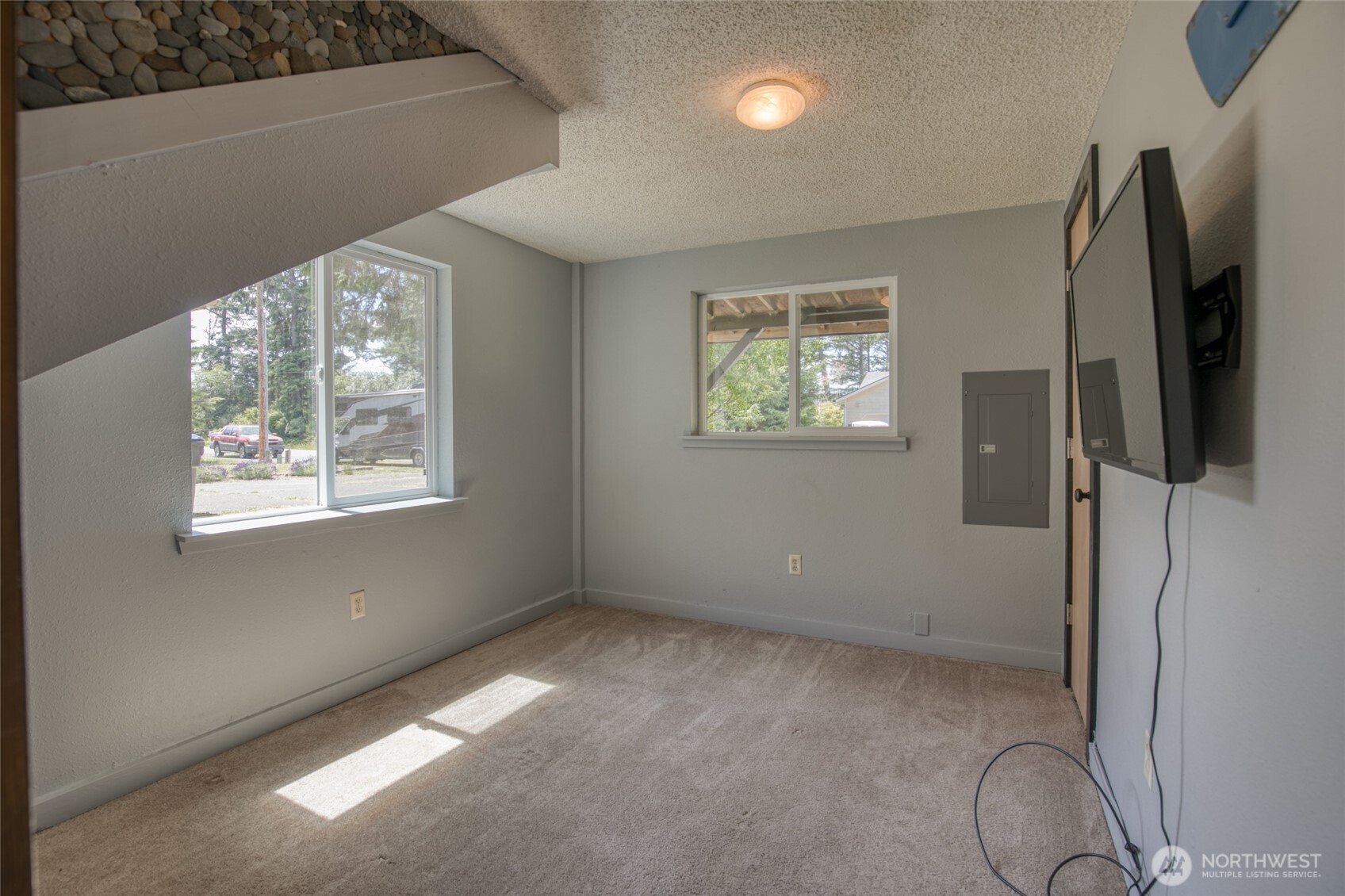 130 Octopus Avenue NE