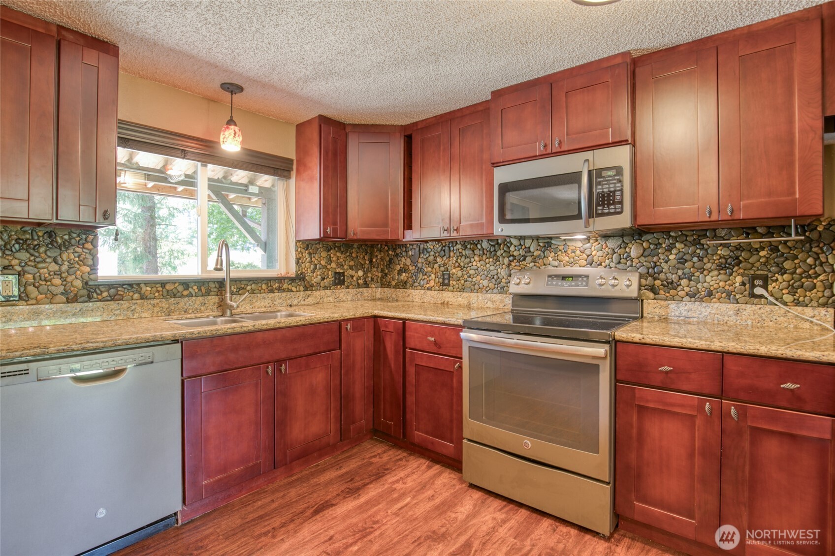 130 Octopus Avenue NE