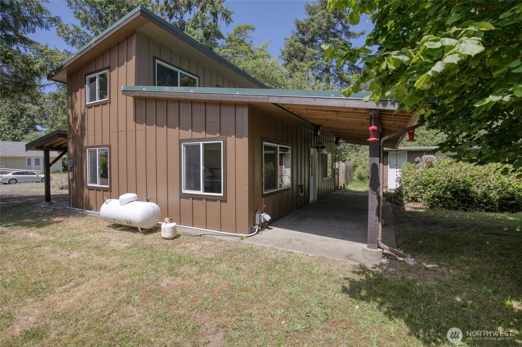 130 Octopus Avenue NE