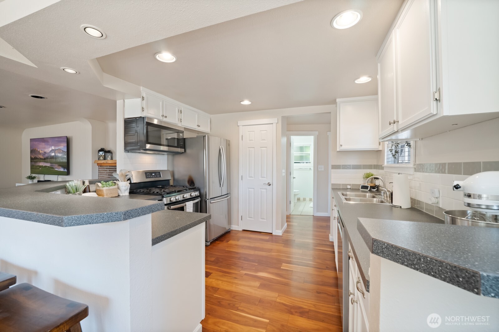 416 Riverview Lane