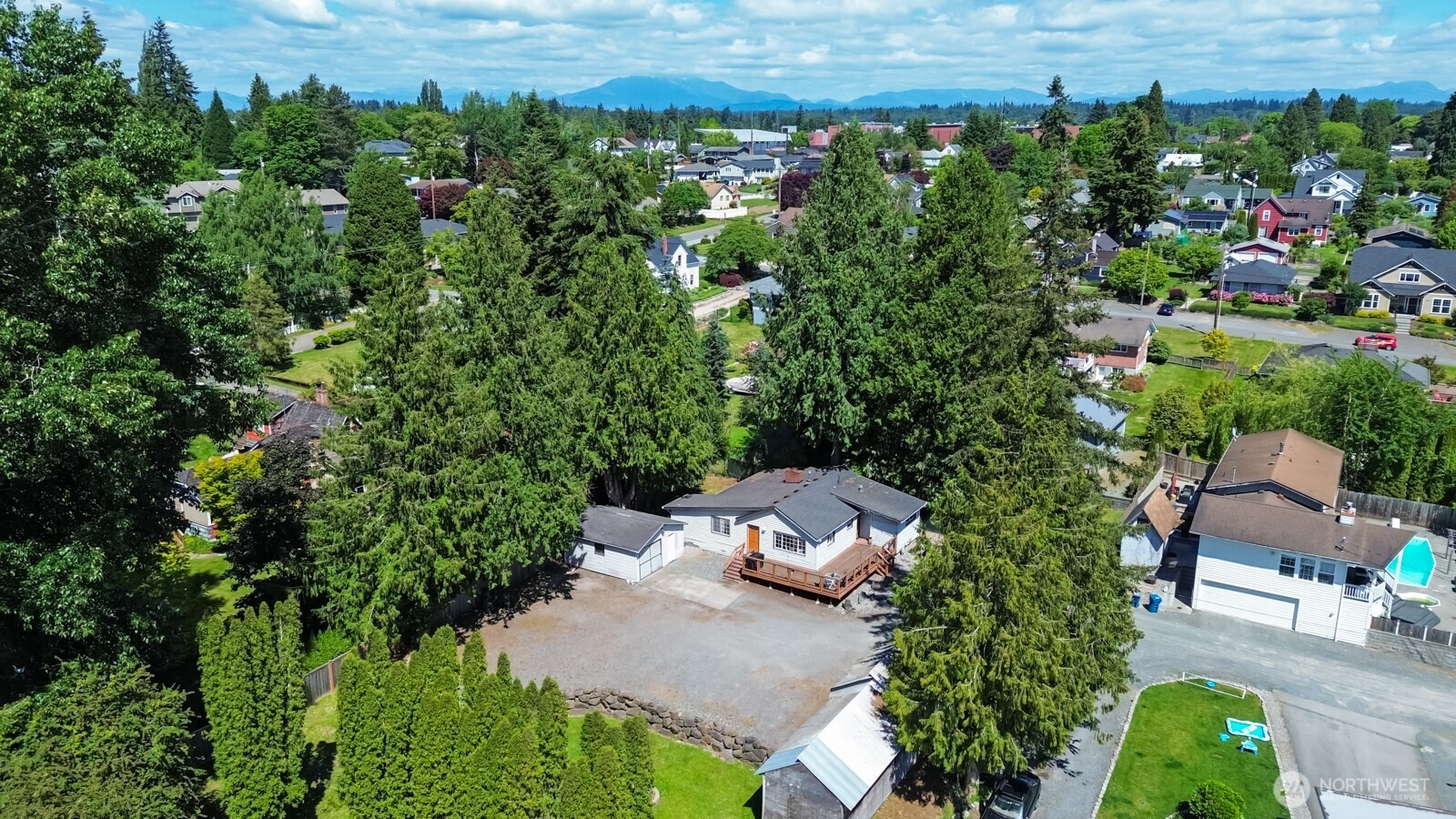 416 Riverview Lane