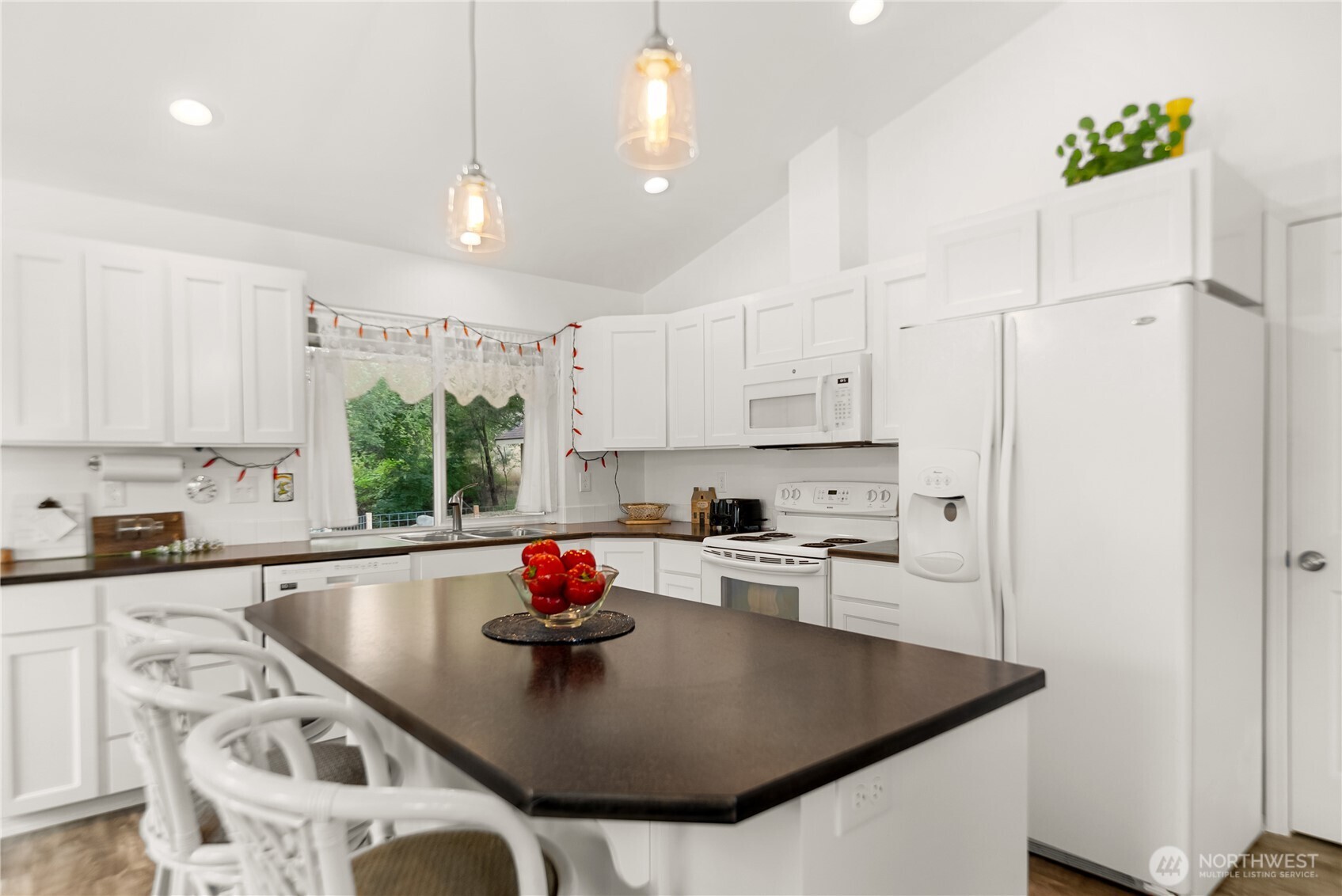203 2nd St