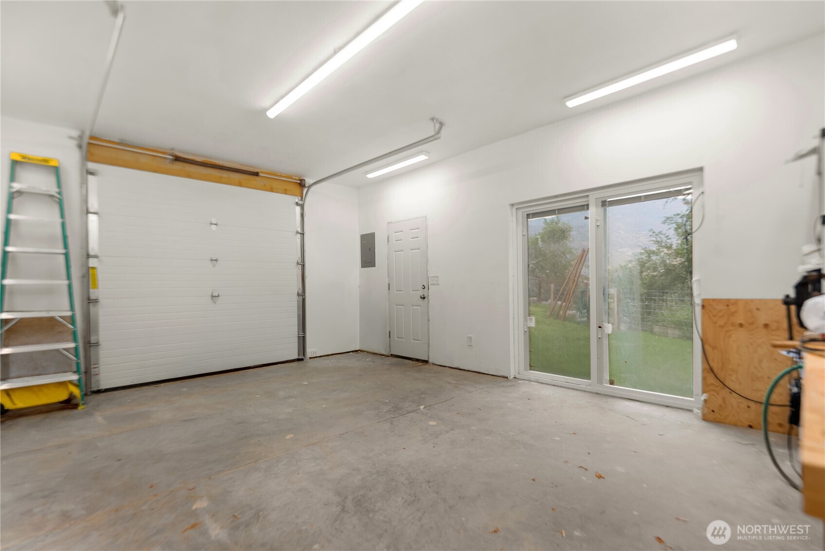203 2nd St