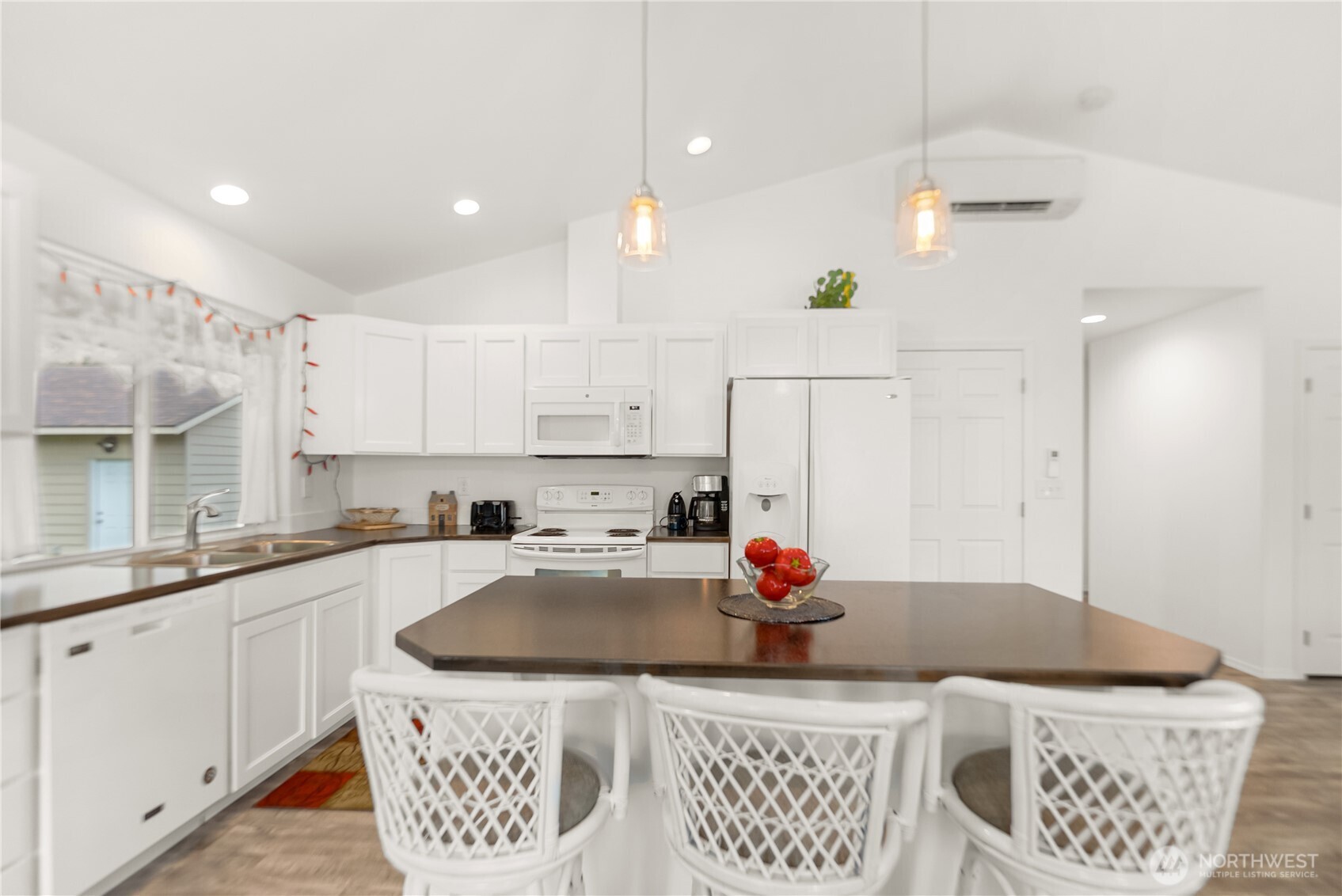 203 2nd St