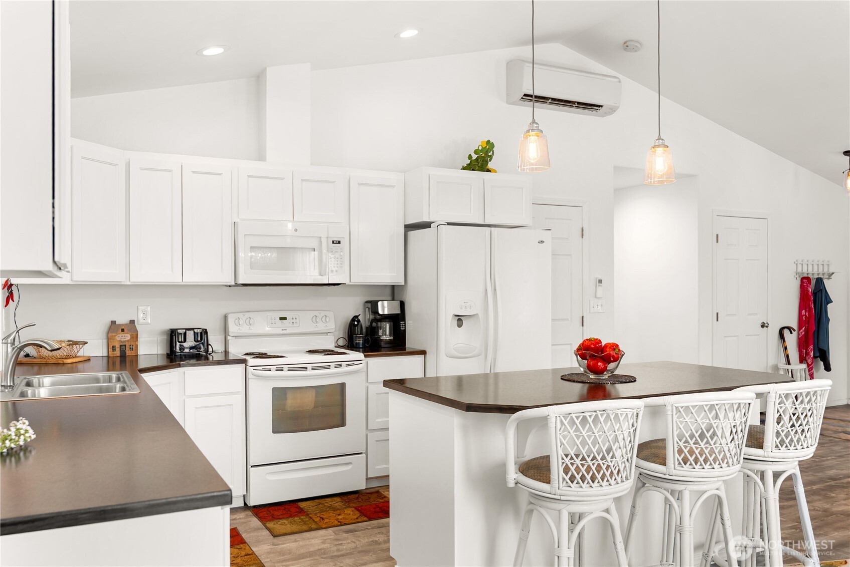 203 2nd St