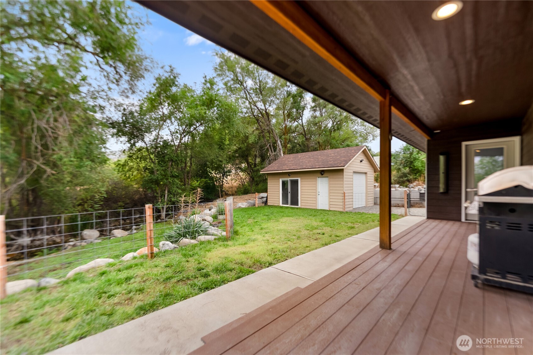 203 2nd St