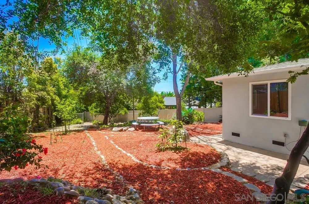 1353 Palomar Ter
