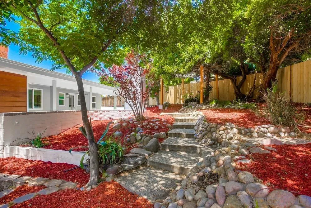 1353 Palomar Ter