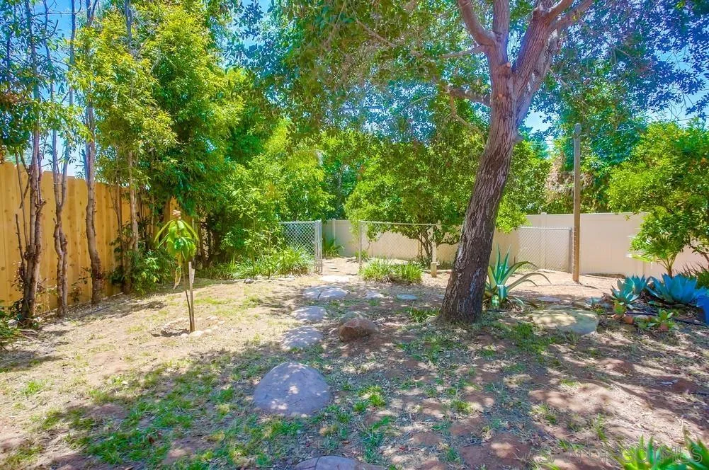1353 Palomar Ter