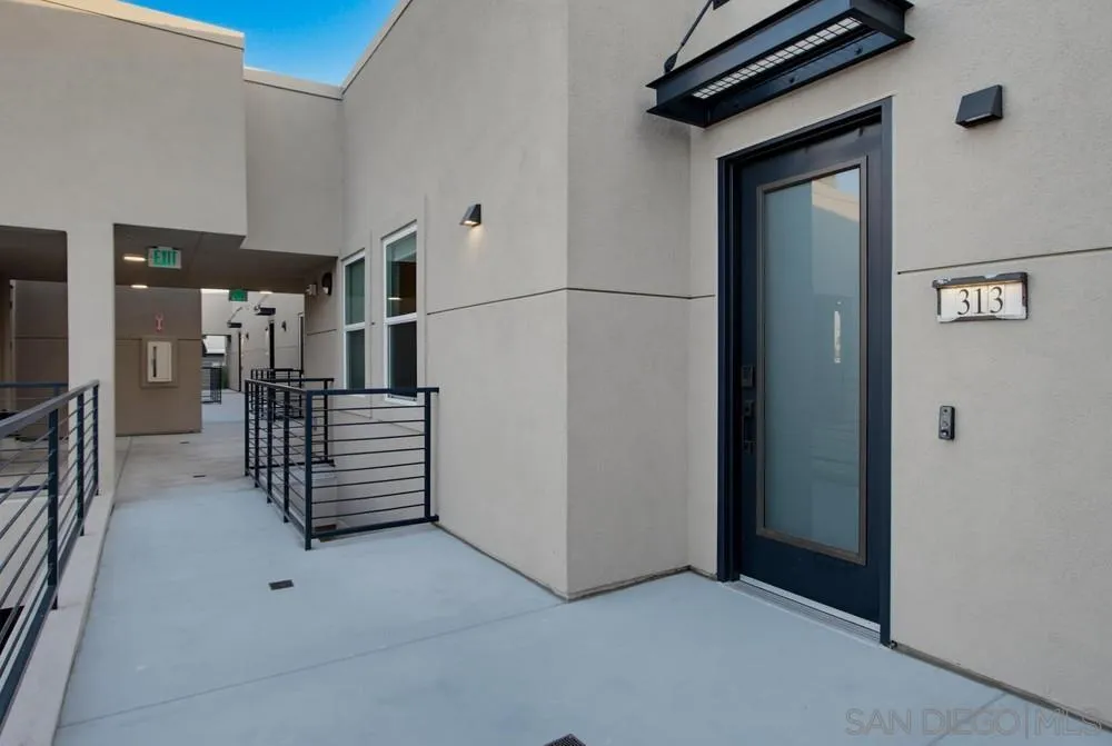 1021 S Cleveland Street Unit 313