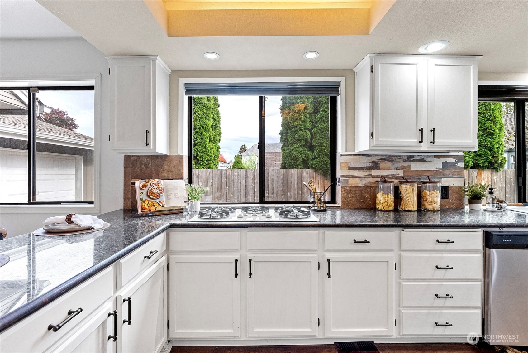 1215 W Pioneer