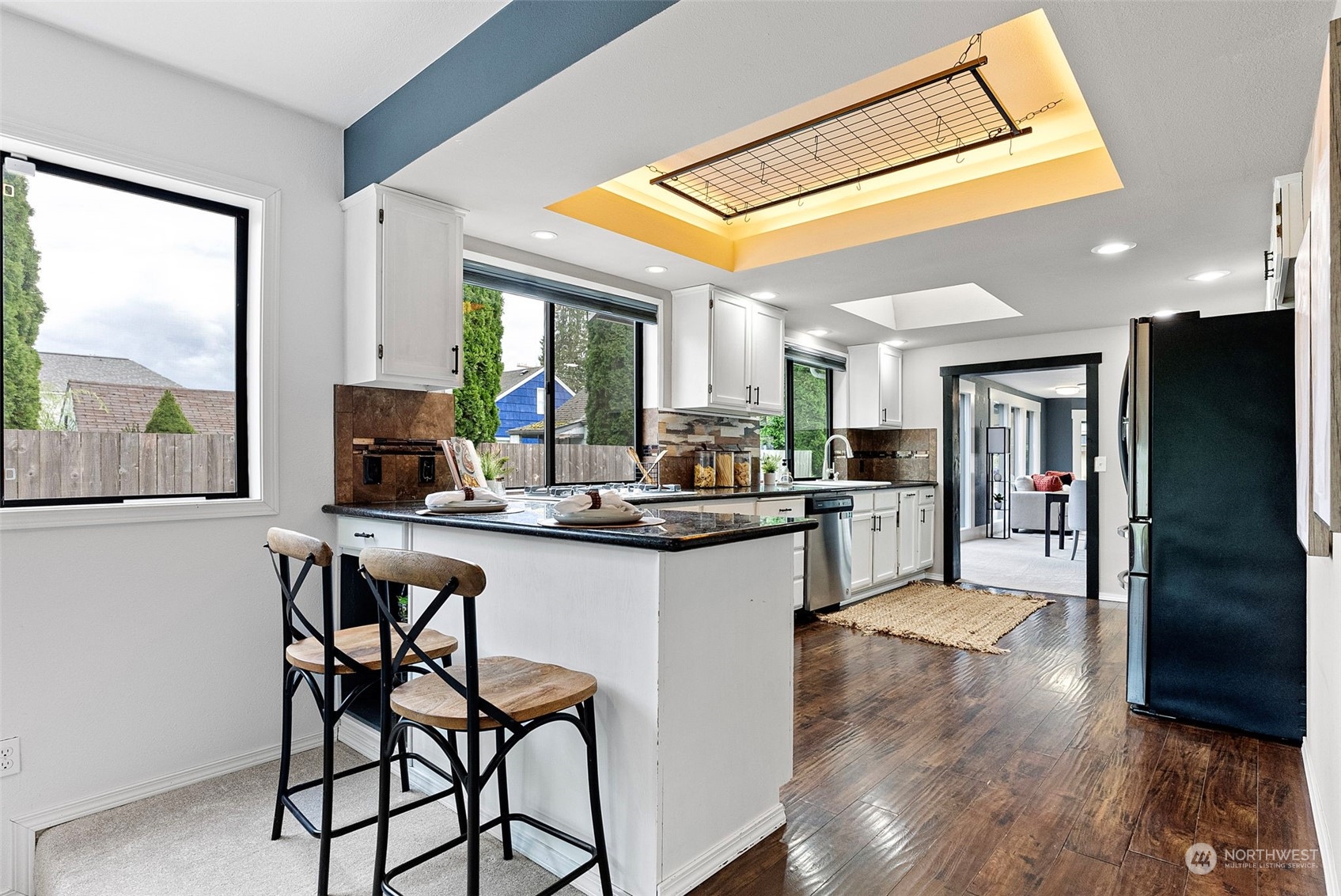1215 W Pioneer