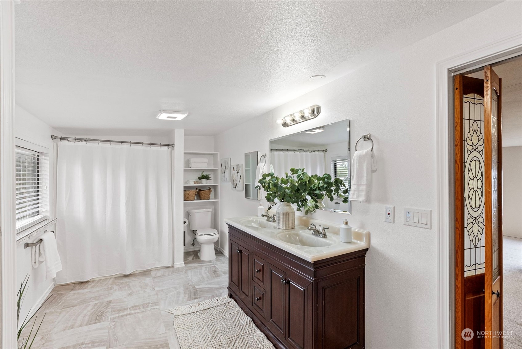 1215 W Pioneer