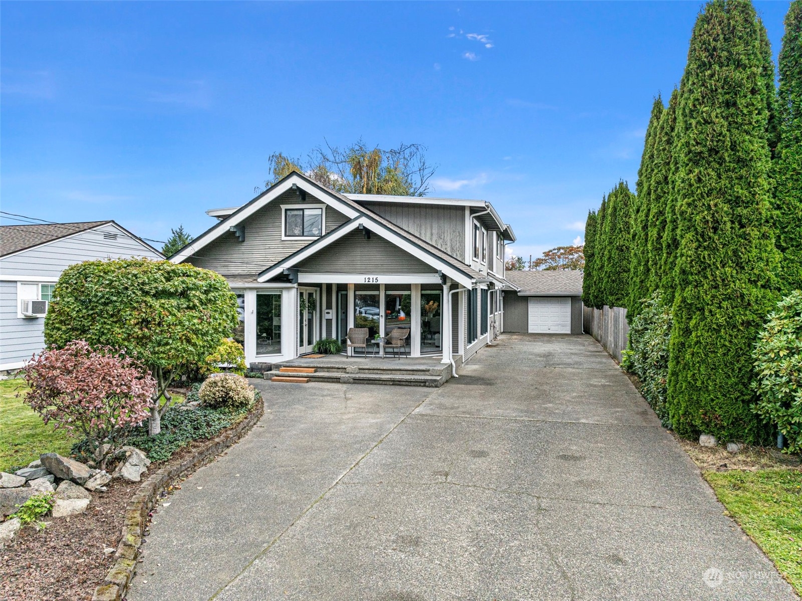 1215 W Pioneer