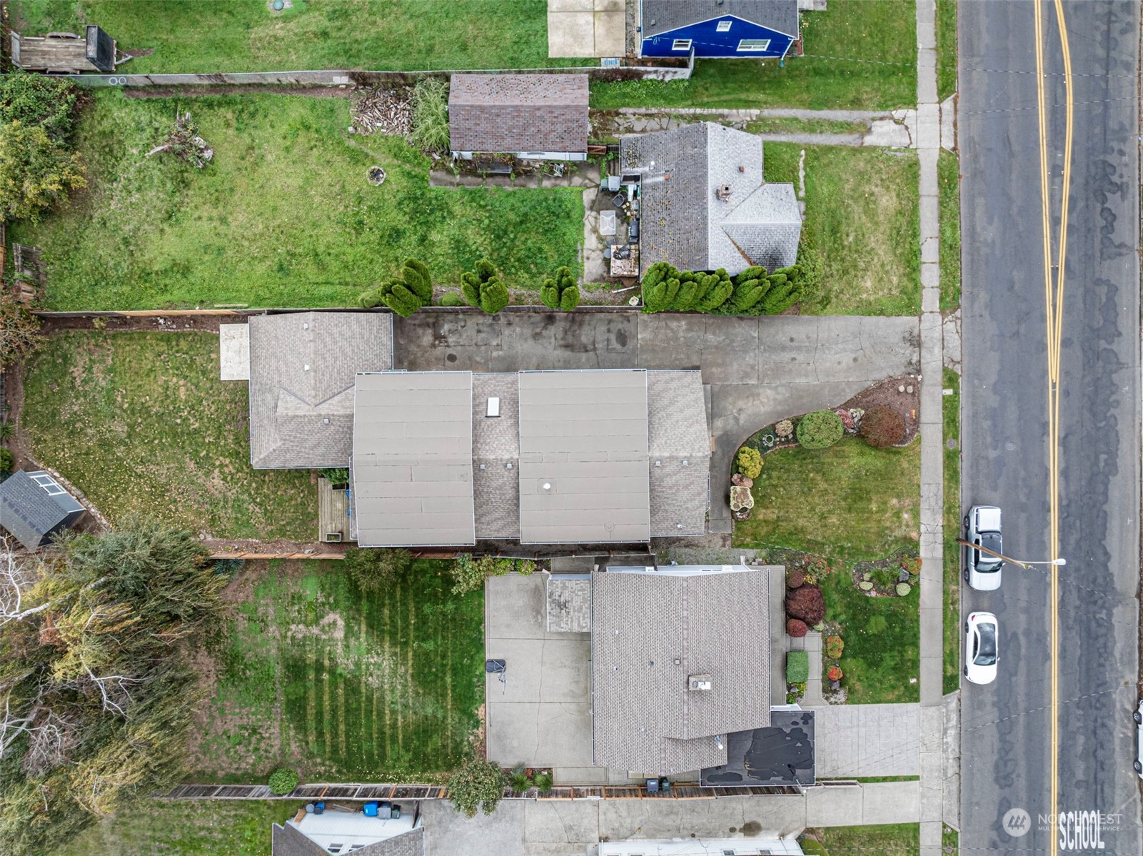 1215 W Pioneer