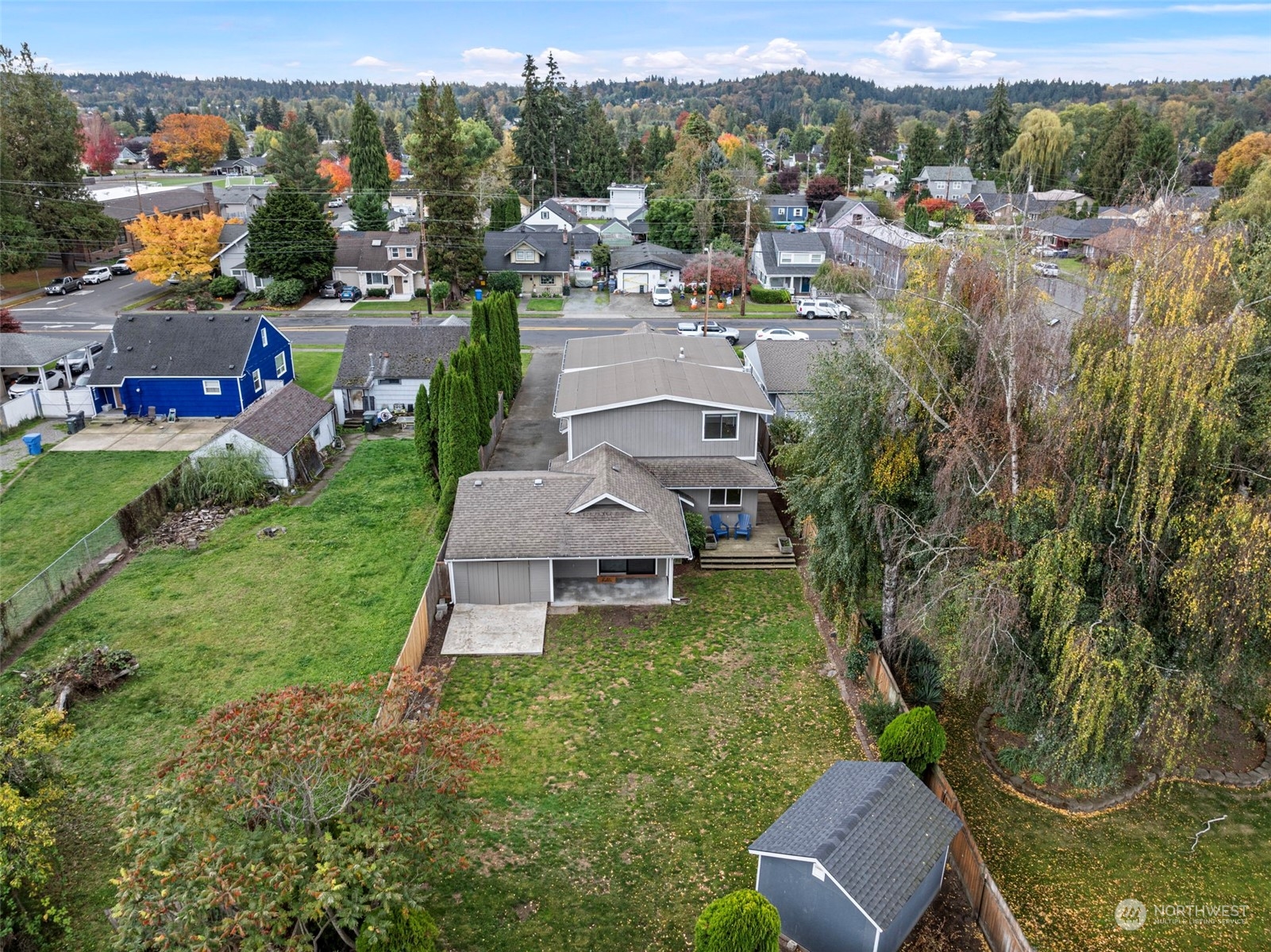 1215 W Pioneer