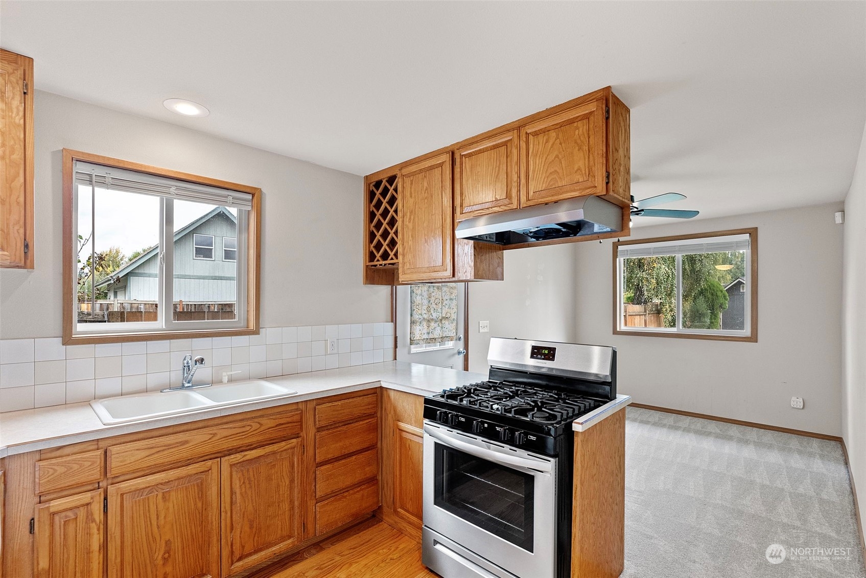 1215 W Pioneer
