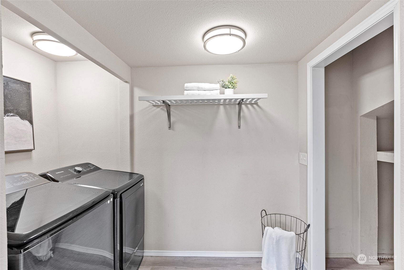 1215 W Pioneer