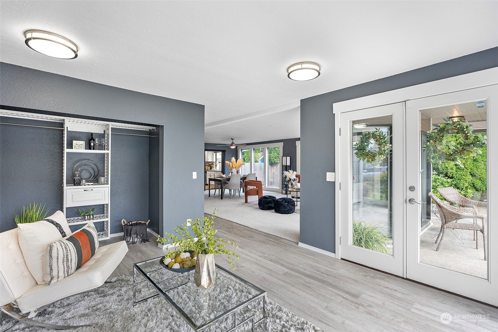 1215 W Pioneer