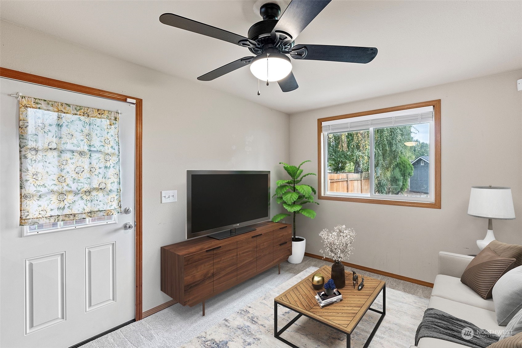 1215 W Pioneer