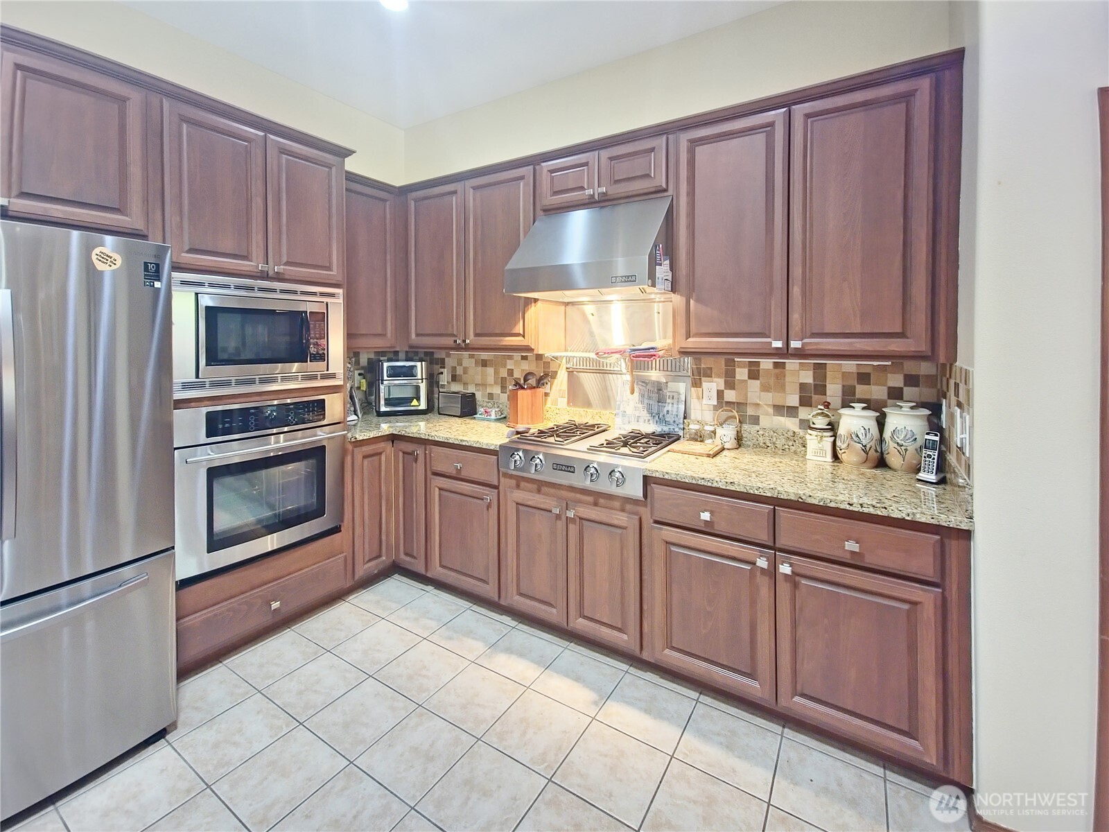 8516 Bainbridge Loop NE