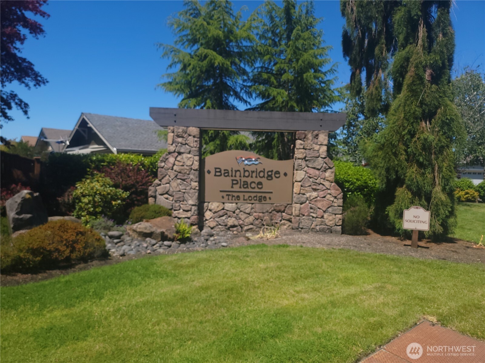 8516 Bainbridge Loop NE