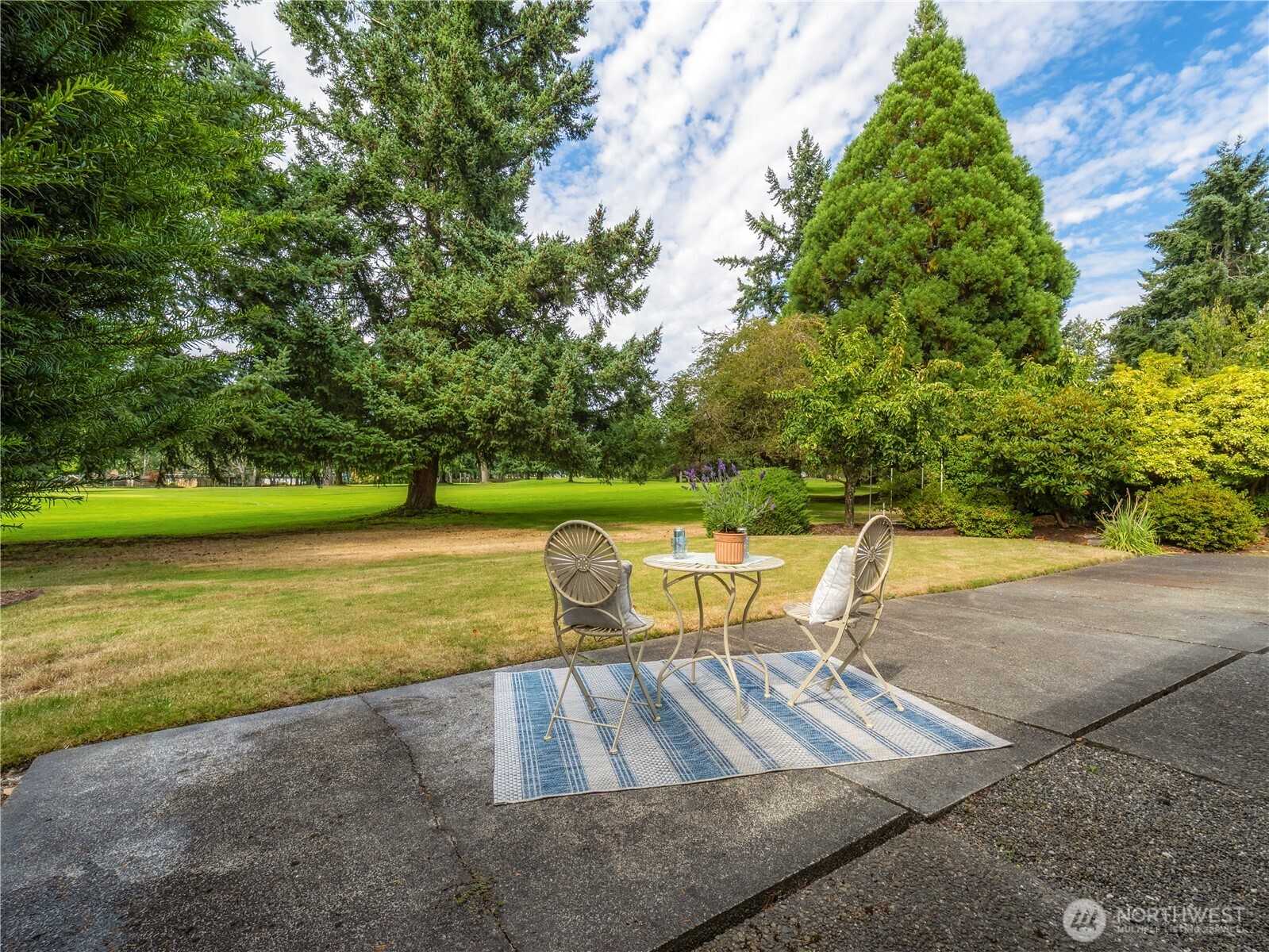 7513 Onyx Drive SW