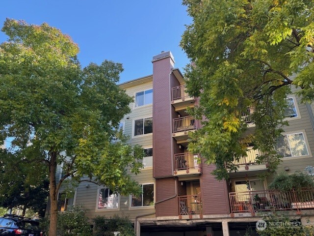 8745 Greenwood Avenue N Unit: 311
