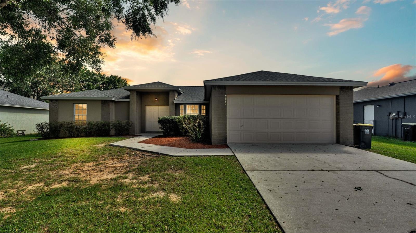 7642 HABERSHAM DR