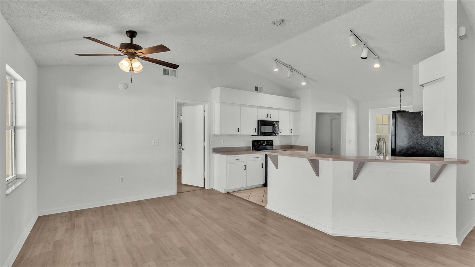 7642 HABERSHAM DR