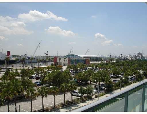 912 N CHANNELSIDE DRIVE Unit: 2505