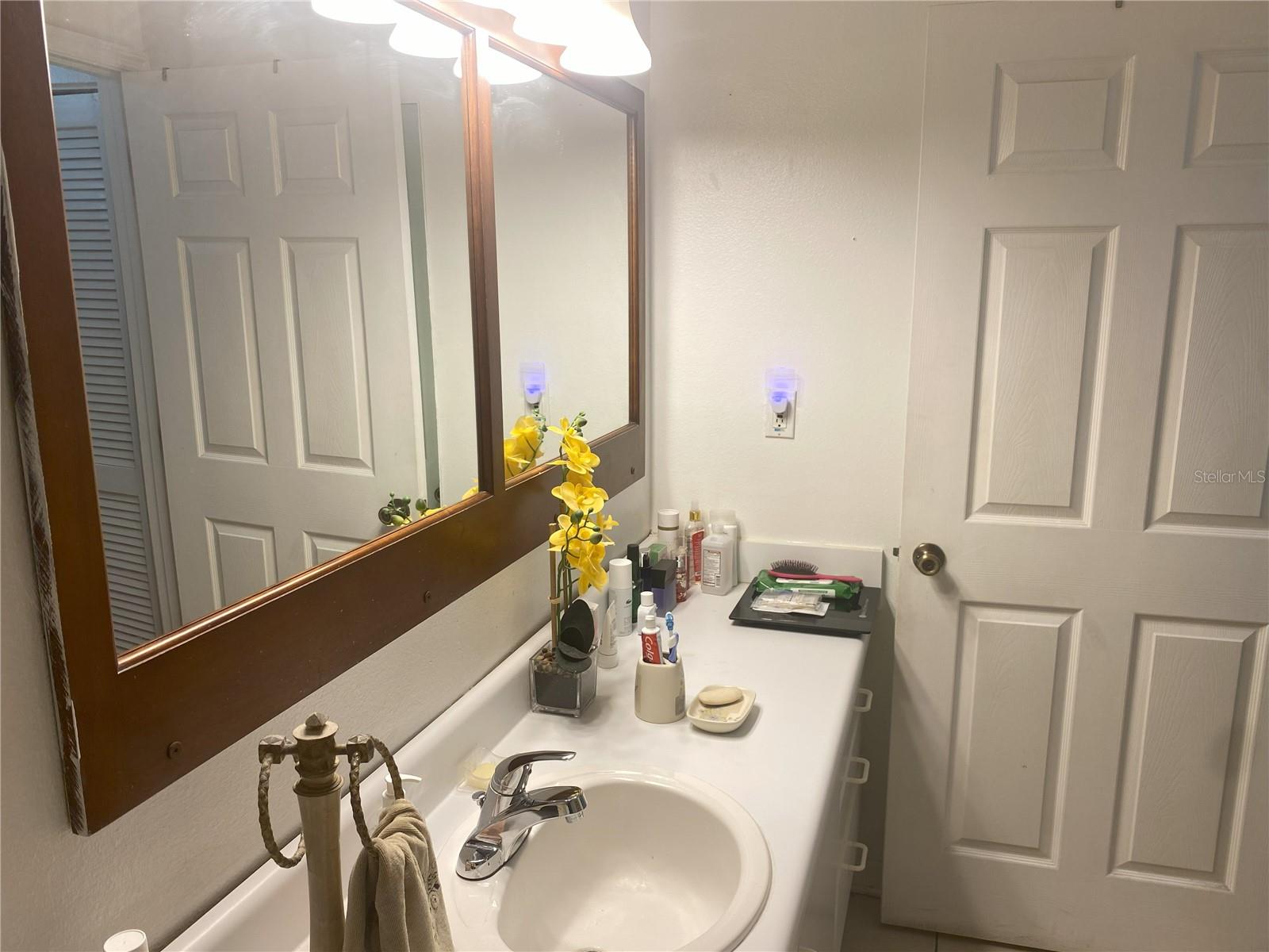 5604 PINNACLE HEIGHTS CIRCLE Unit: 102