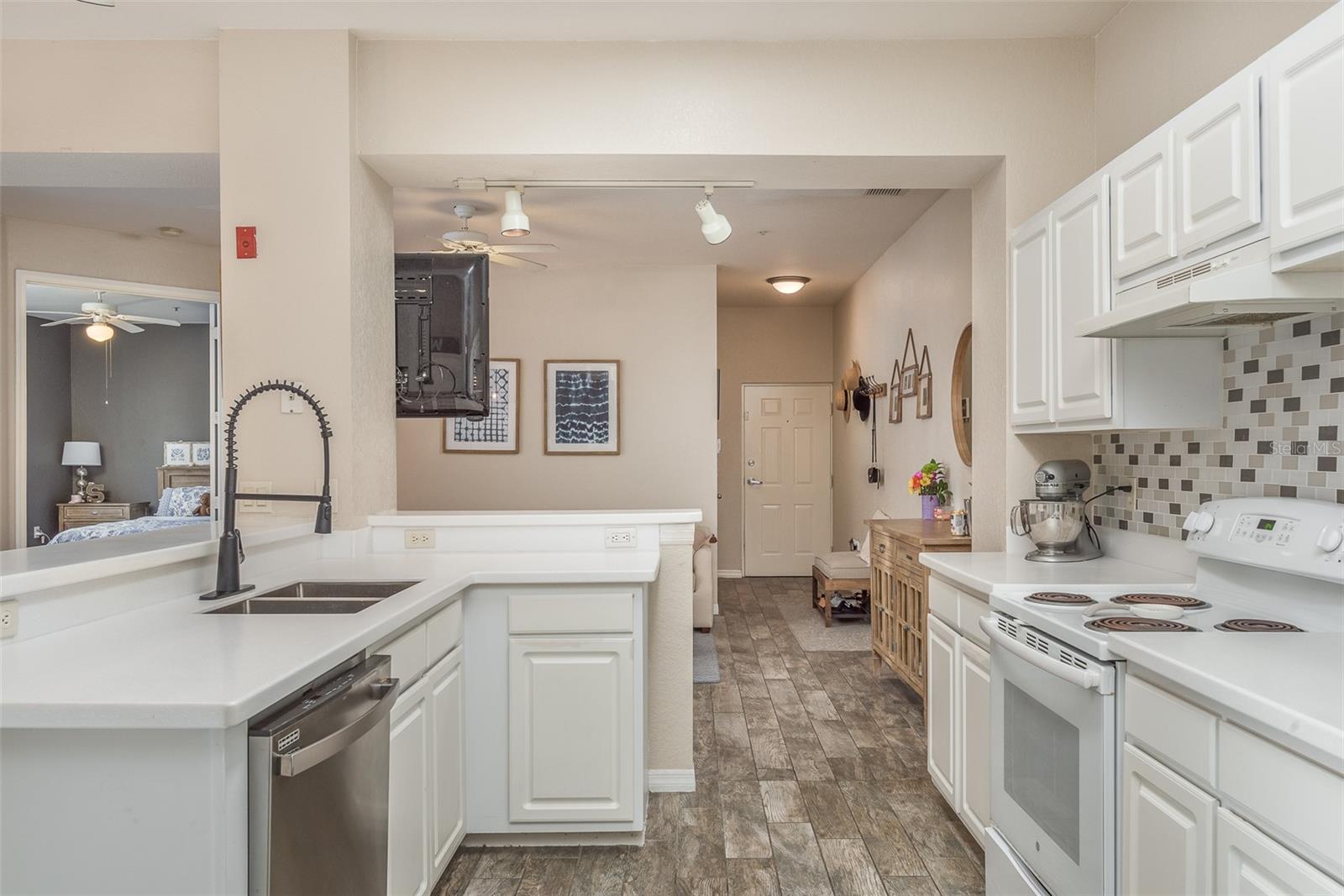 5020 SUNRIDGE PALMS DRIVE Unit: 101
