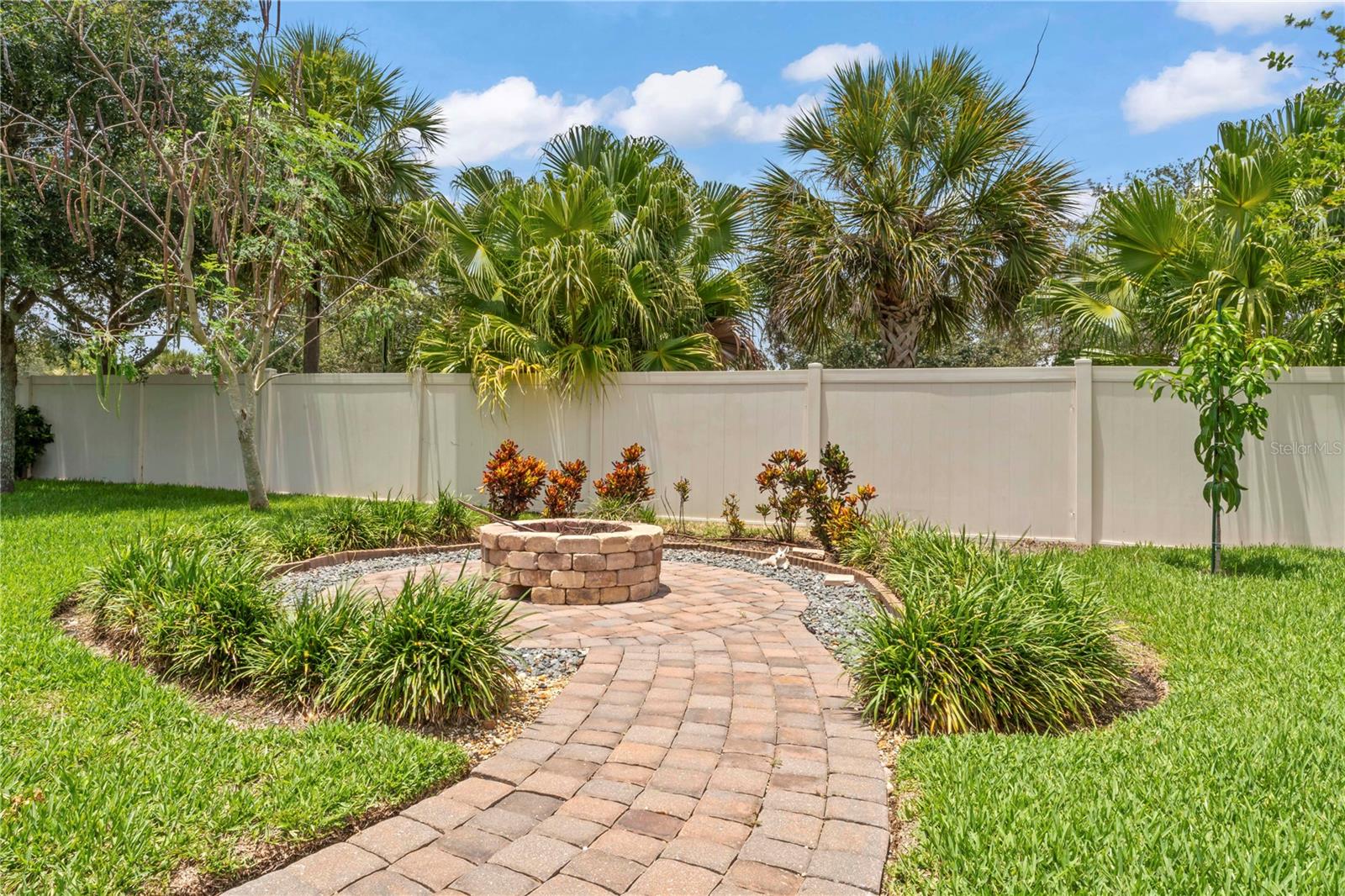 7313 SOMERSET POND DRIVE