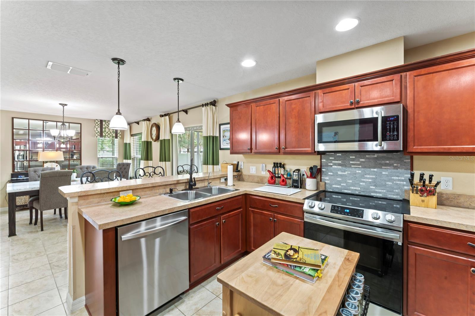 7313 SOMERSET POND DRIVE