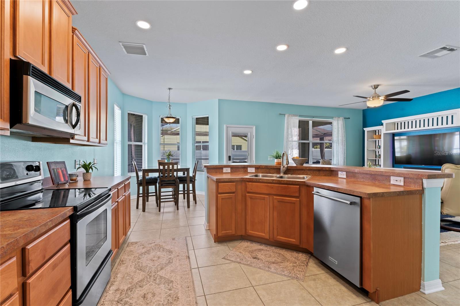 8723 SANDY PLAINS DRIVE