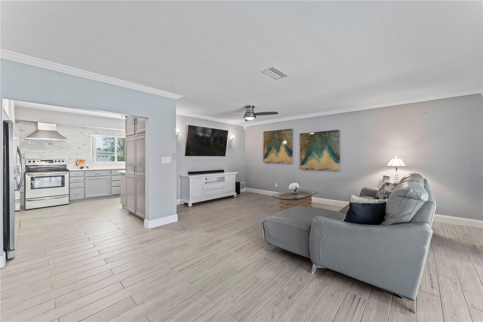 2132 ACADEMY DR