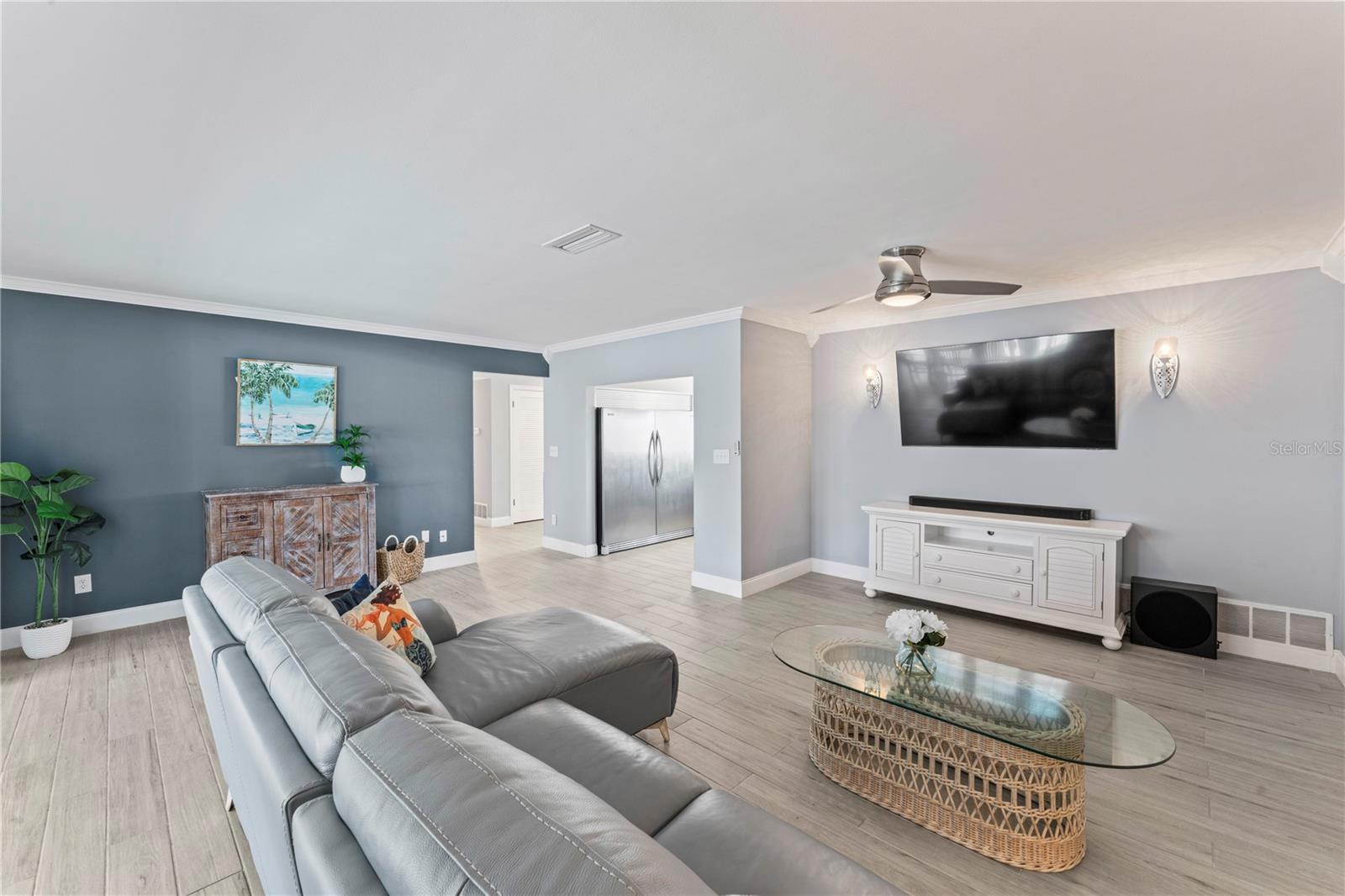 2132 ACADEMY DR